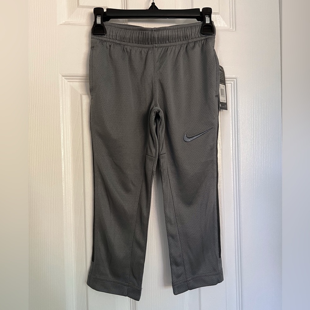 NWT NIKE Boy’s (Size XS - 3/4) DRI - FIT Joggers